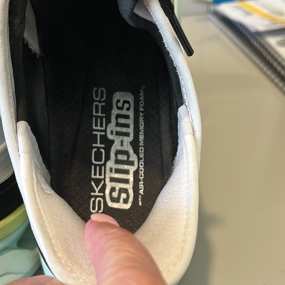 Skechers worn once size 8.5 - Picture 9 of 12